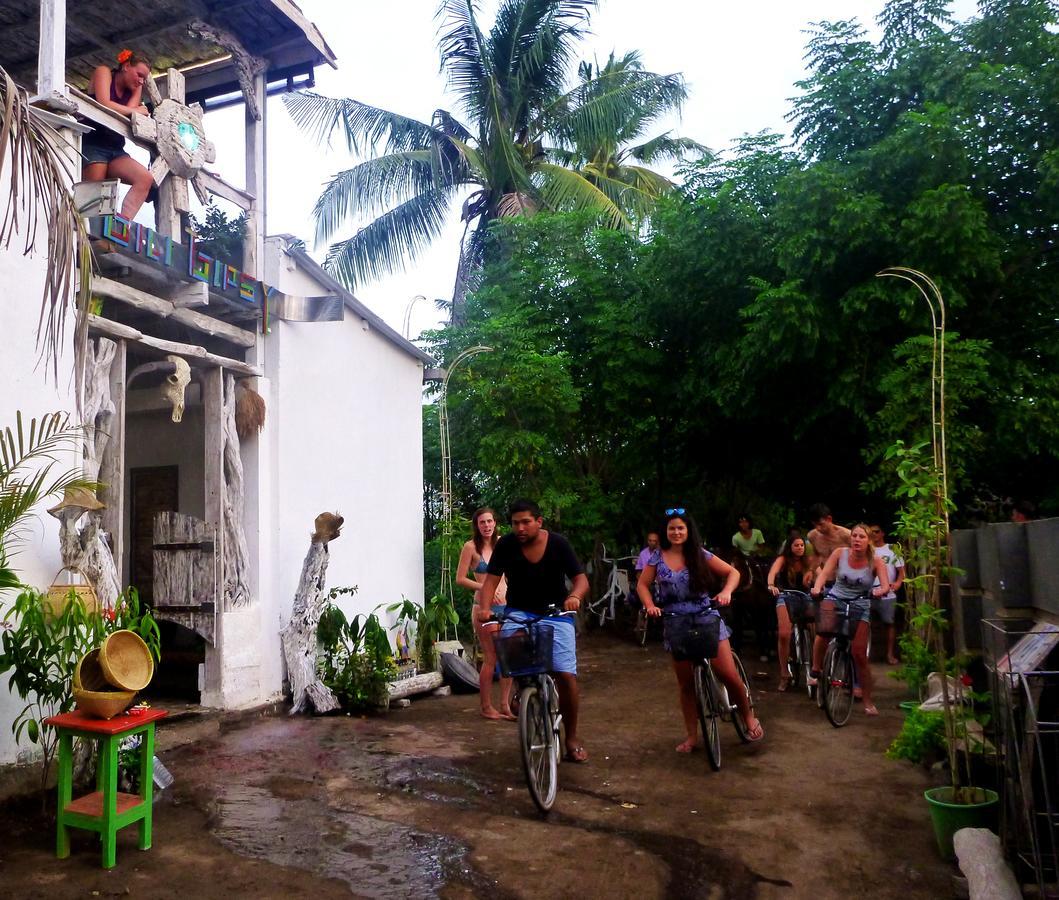 Gipsy Backpackers Albergue Gili Trawangan Exterior foto